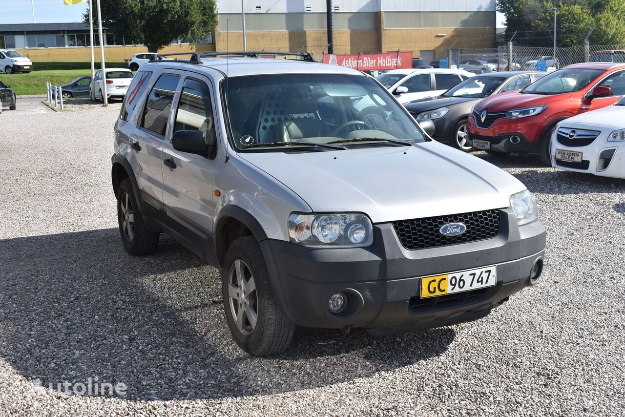 سيارة رياضية متعددة الأغراض Ford MAVERICK  2,3 GL 4X4