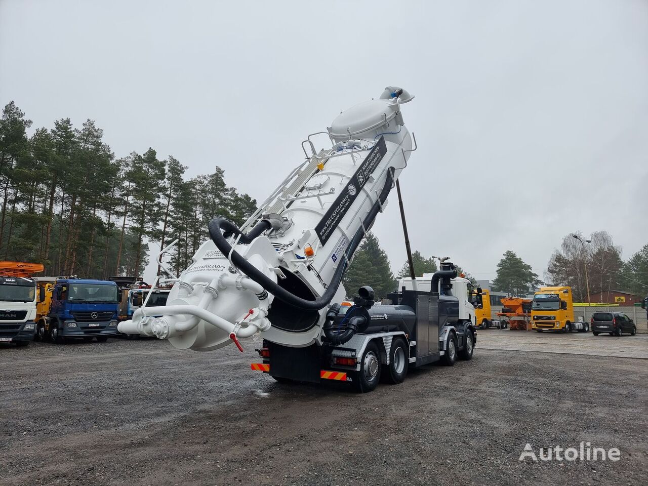 معدات المرافق العامة Scania Naaktgeboren Vacu-press 8000 Saugbagger vacuum blower suction lo